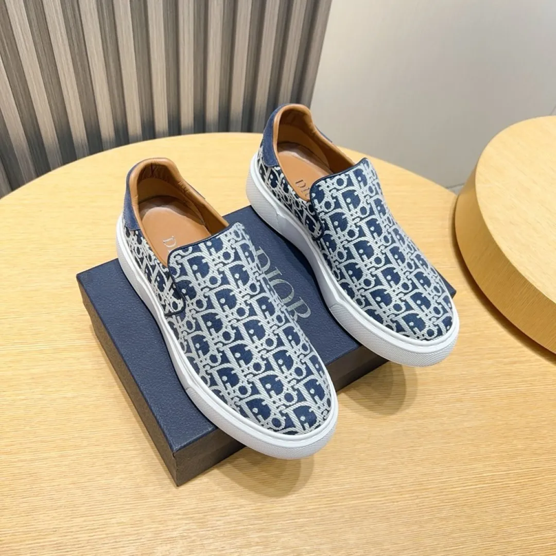 Men's men's shoes💰P380💰[DIOR] Dior's new slip-on shoes🆕Exclusive hot-selling items✨Very comfortable on the feet, fine workmanship Material: Original fabric➕High-quality sheepskin lining + original wear-resistant outsole👍🏻Features: High-end and comfortable, purely handmade to create the perfect shoe that suits you best. Number of yards: 38–45